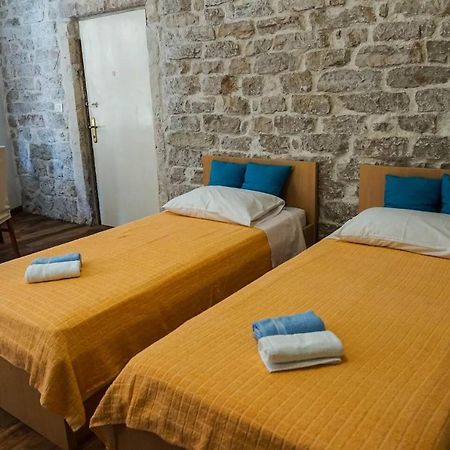 Studio Apartment In The Old City Of 시베니크 외부 사진