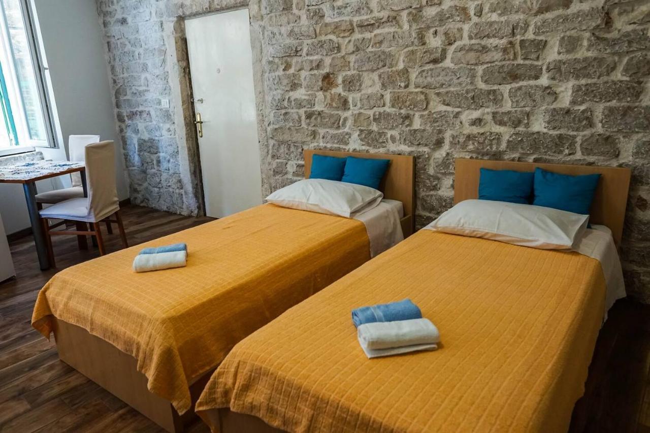 Studio Apartment In The Old City Of 시베니크 외부 사진