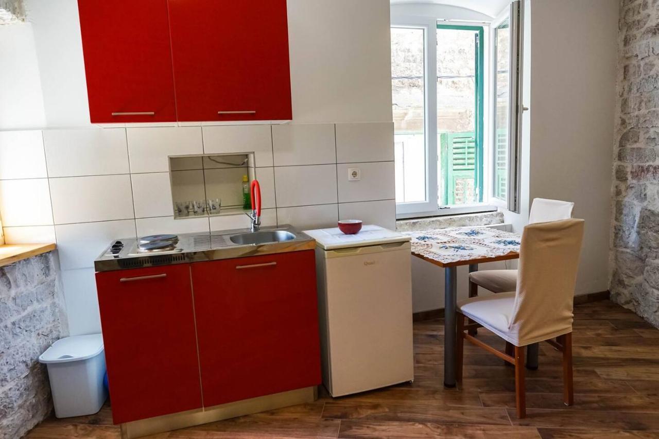 Studio Apartment In The Old City Of 시베니크 외부 사진