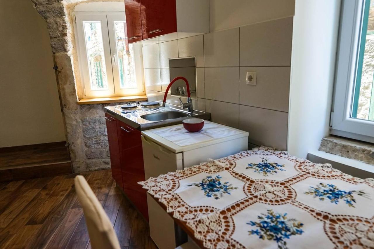Studio Apartment In The Old City Of 시베니크 외부 사진